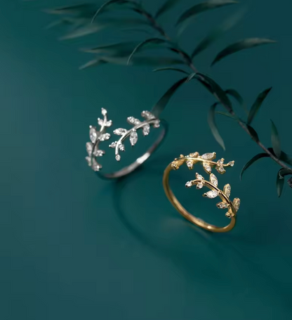 925 Sterling Silver Crystal Leaf Ring | Adjustable